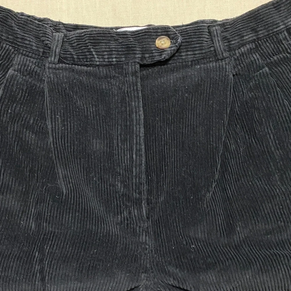 Talbots Women's Black Corduroy Straight Leg Pleated Pants Size 10.